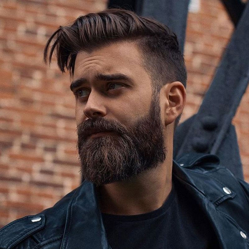 Hommes barbus