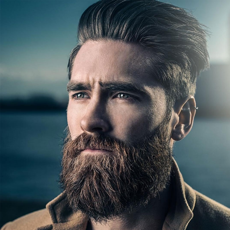 Hommes barbus